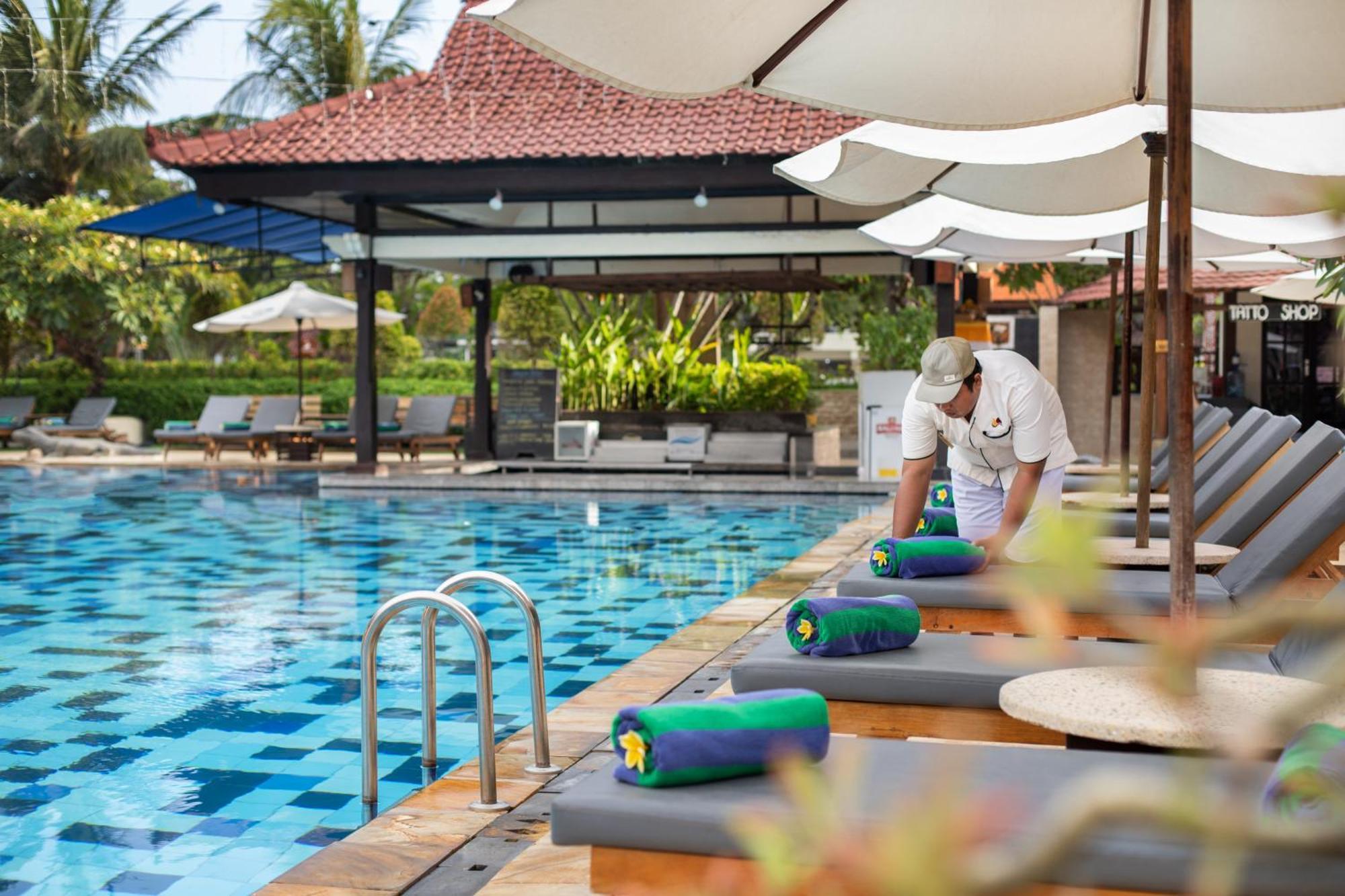 Grand Istana Rama Hotel Kuta Lombok Esterno foto