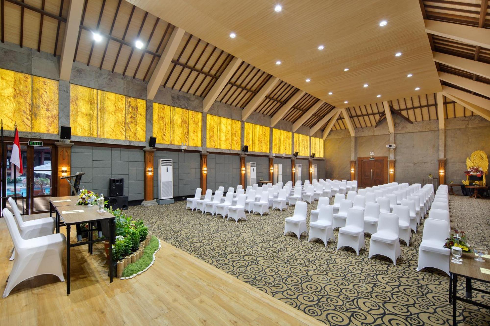 Grand Istana Rama Hotel Kuta Lombok Esterno foto