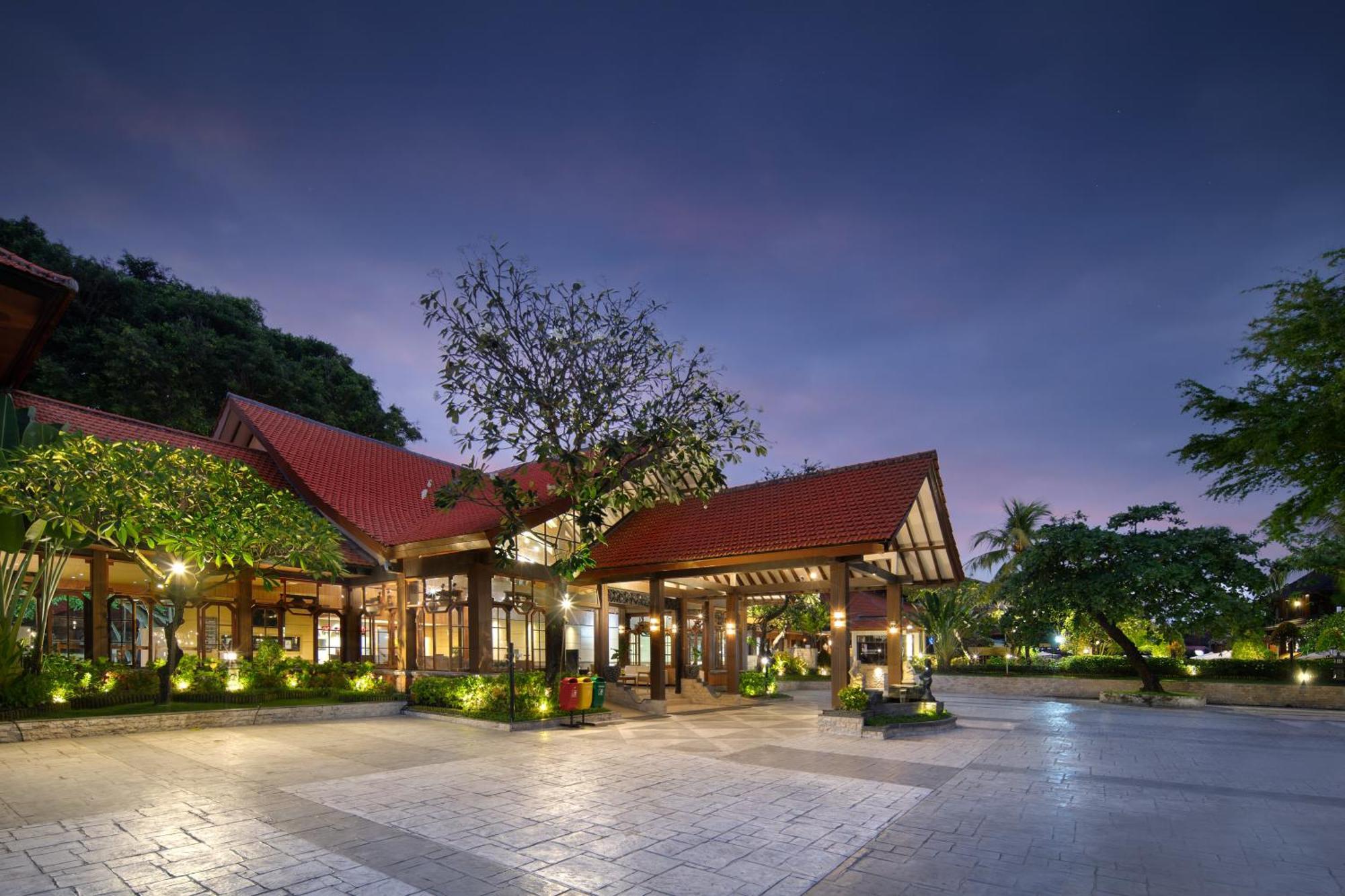 Grand Istana Rama Hotel Kuta Lombok Esterno foto