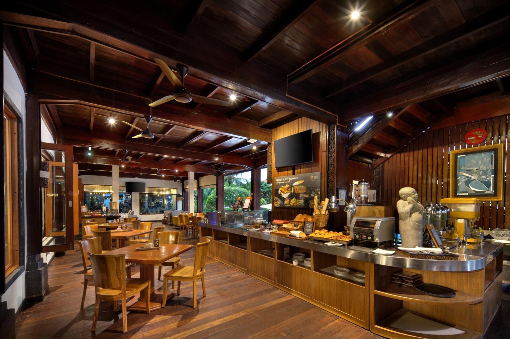 Grand Istana Rama Hotel Kuta Lombok Esterno foto