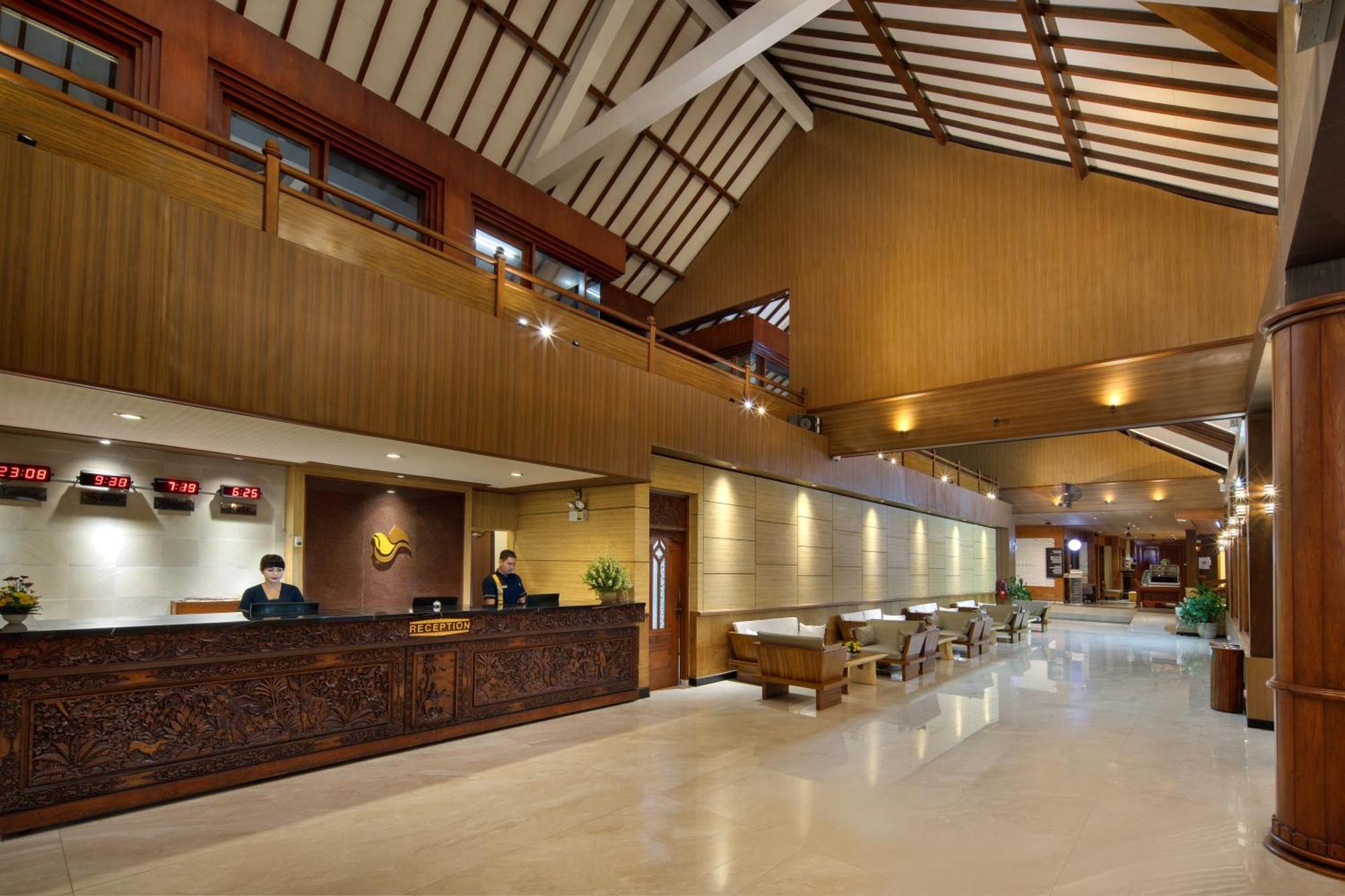 Grand Istana Rama Hotel Kuta Lombok Esterno foto