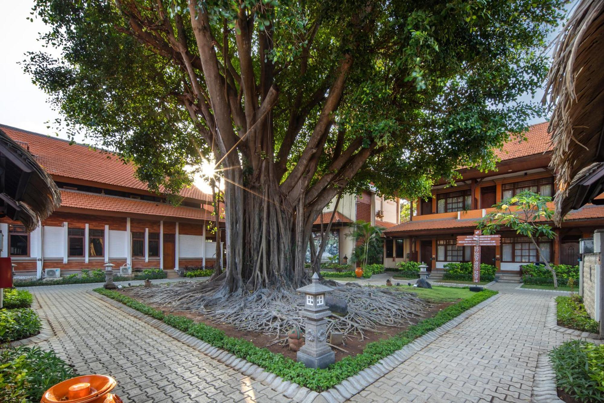 Grand Istana Rama Hotel Kuta Lombok Esterno foto