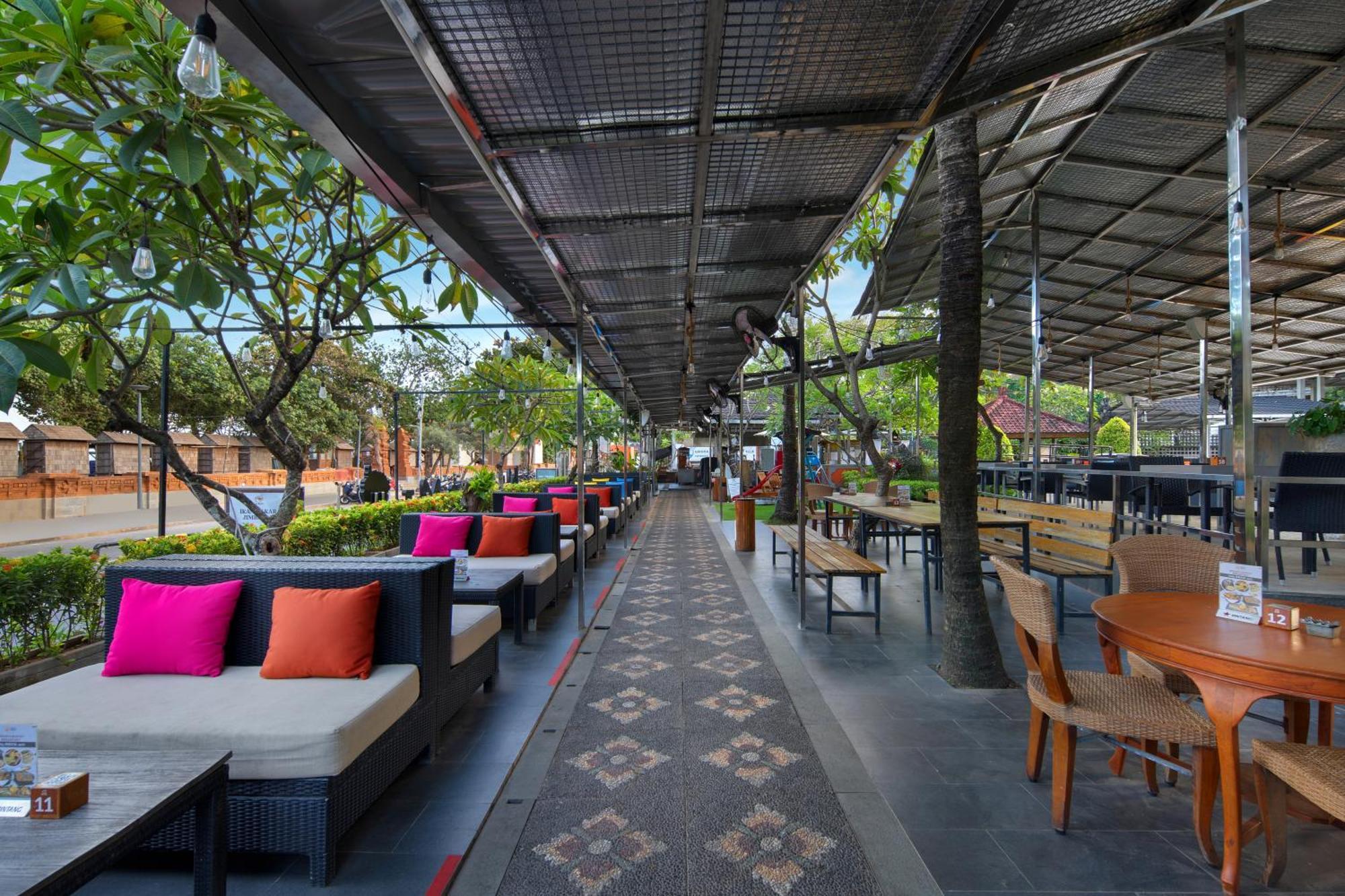 Grand Istana Rama Hotel Kuta Lombok Esterno foto