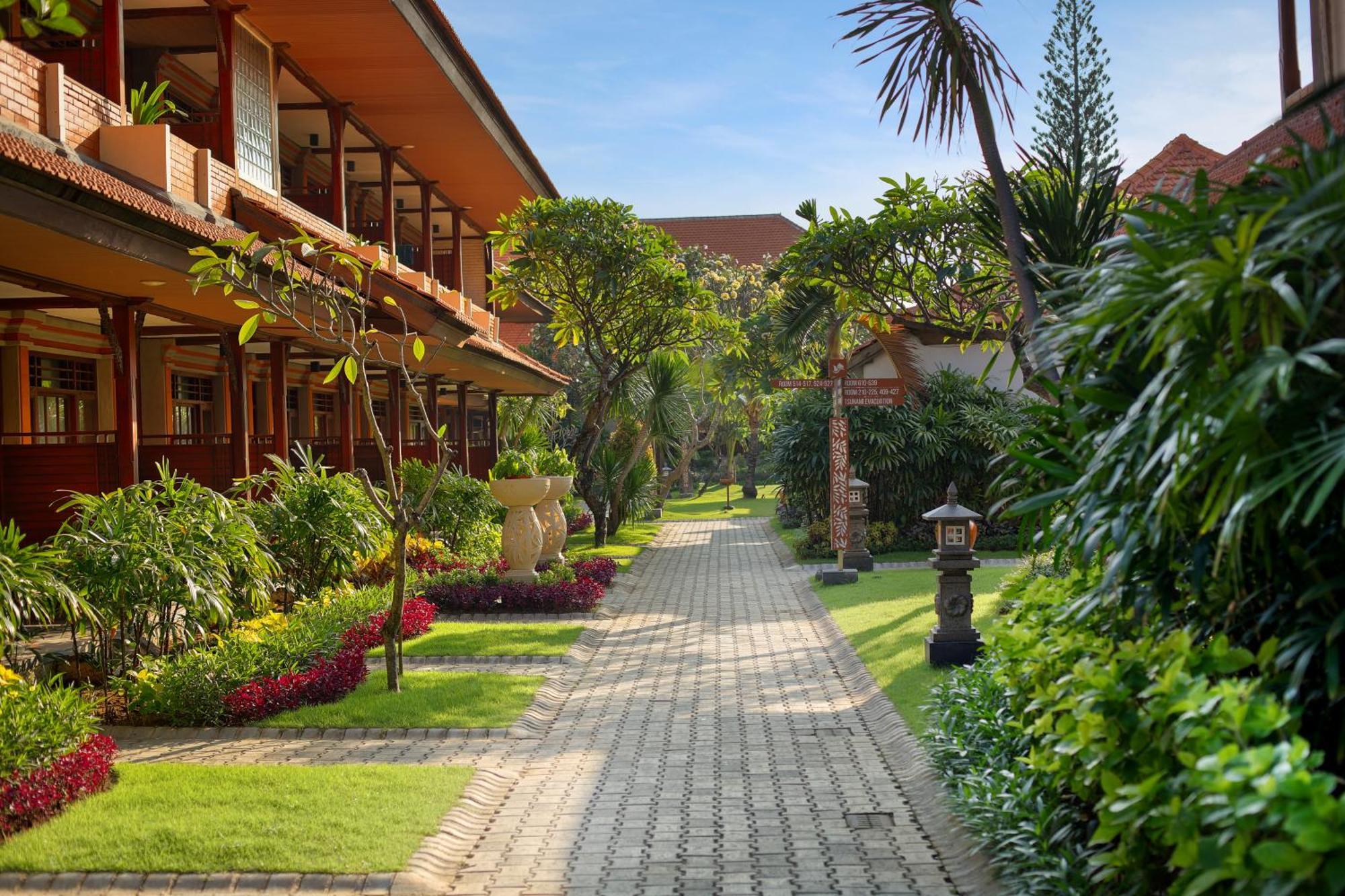Grand Istana Rama Hotel Kuta Lombok Esterno foto