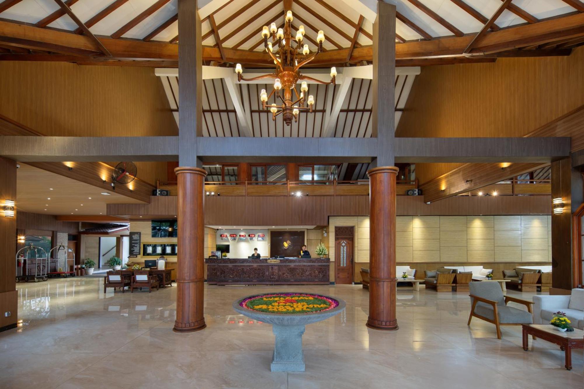 Grand Istana Rama Hotel Kuta Lombok Esterno foto